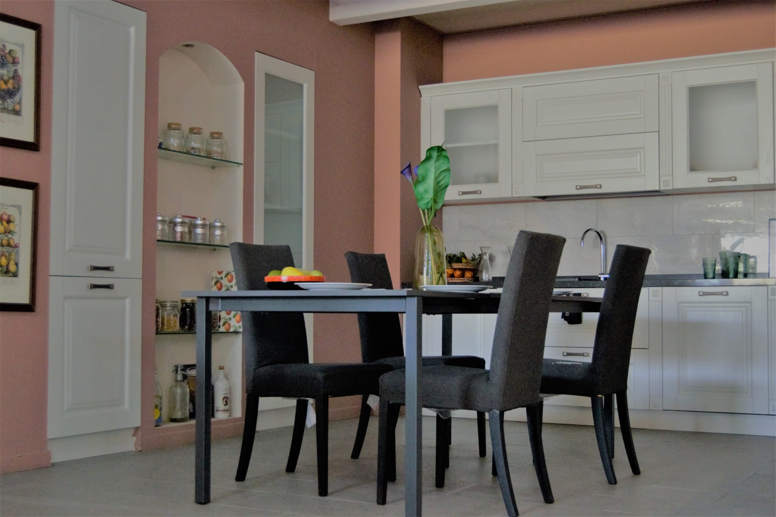 Cucina classica bianca - immagine 2
