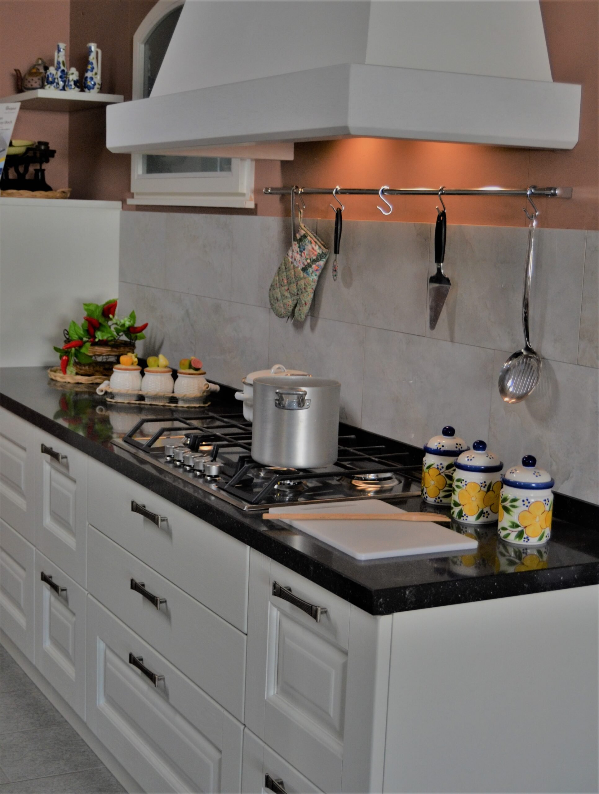 Cucina classica bianca - immagine 4